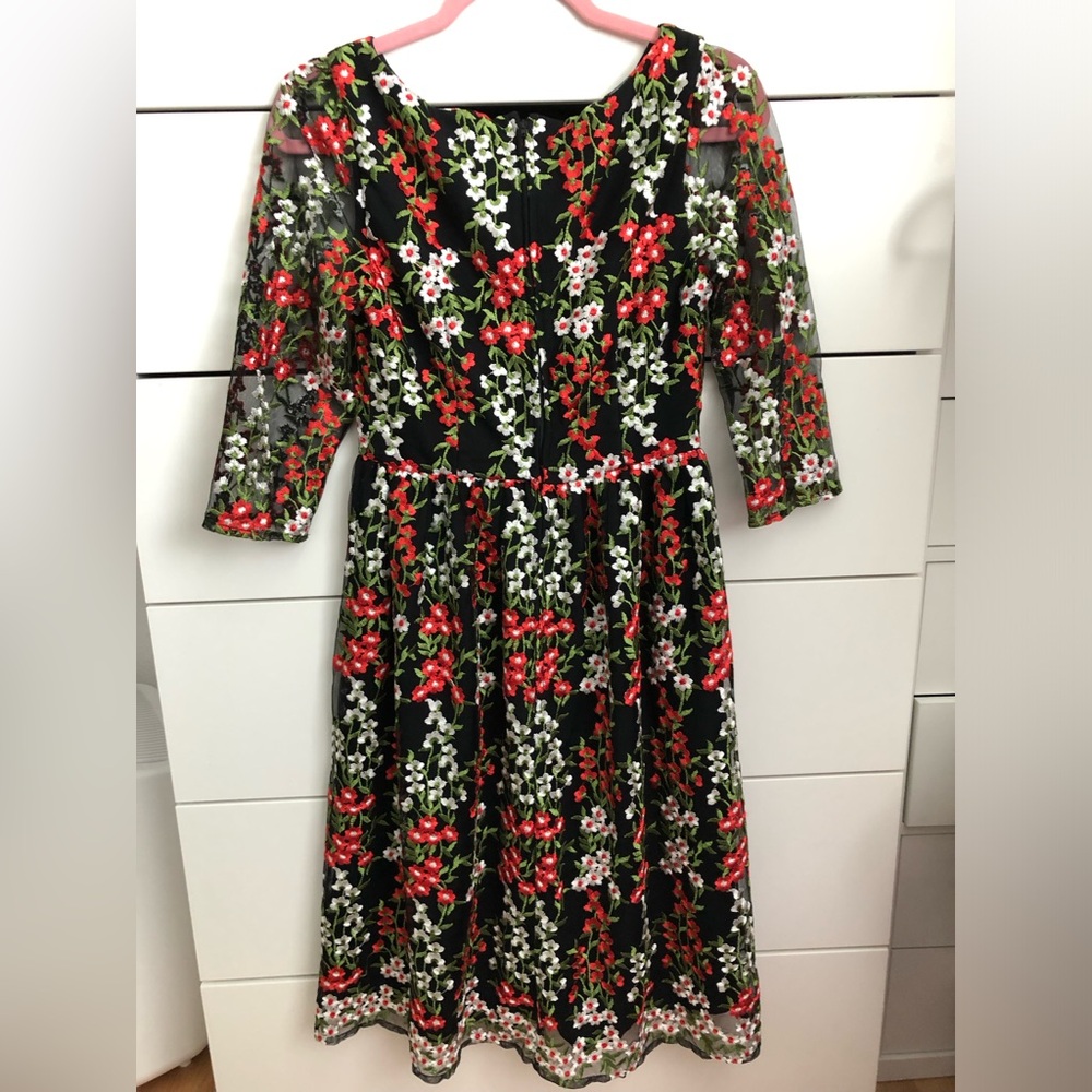 Lace and Mesh Red White Green Floral sheer sleeves dress size Small